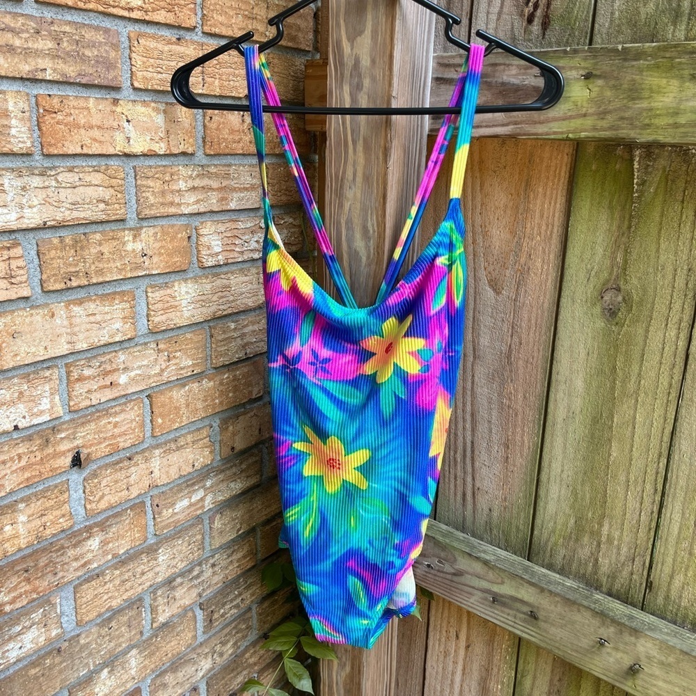 Catalina Vintage Blue and Pink One Piece Swimsuit Dynamic Design